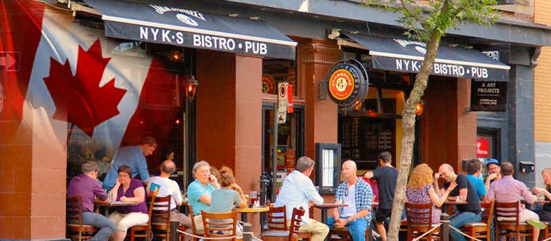 کافی شاپ شلوغ در کانادا