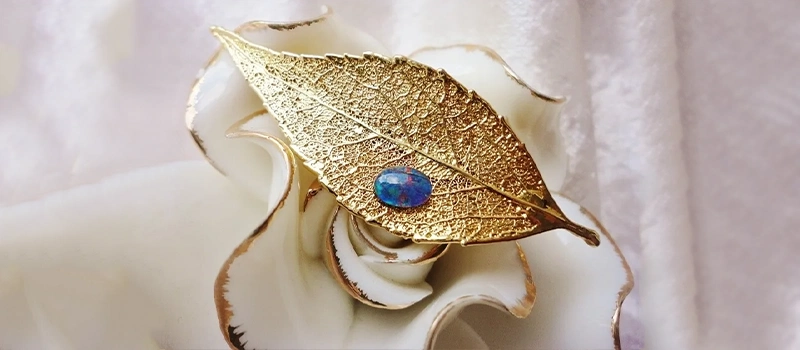 آویز طلا طرح برگ اکالیپتوس