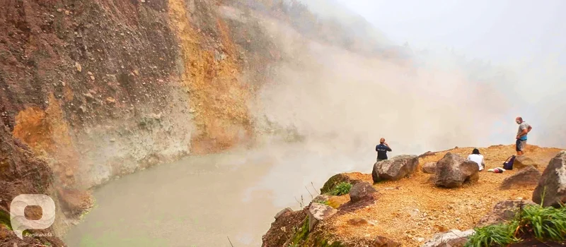 دریاچه جوشان (Boiling Lake)