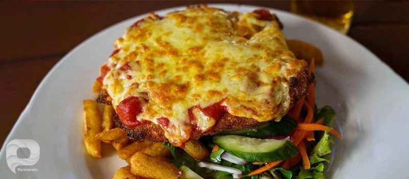 مرغ پارما (Chicken parmigiana) یکی از معروفترین غذاهای محلی استرالیاست