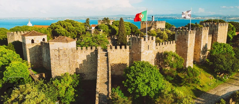 قلعه سنت جورج، یکی از جاذبه های شهر لیبسون